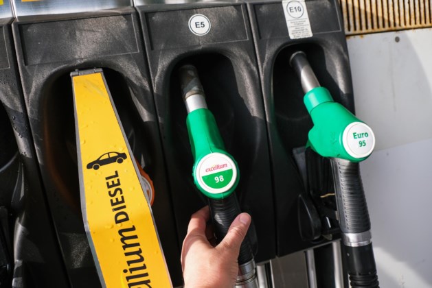 Benzine opnieuw goedkoper: prijs op laagste niveau sinds vorig jaar