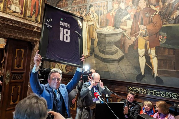 Mayor Bart De Wever praises champion Beerschot: “It is impressive how this club can rise from the ashes like a phoenix every time”