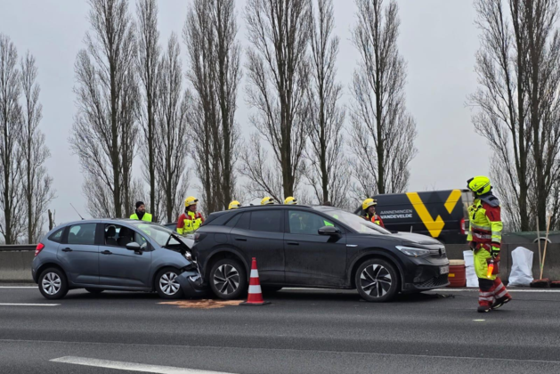 Kettingbotsing met acht voertuigen veroorzaakt grote hinder op E17: zeker een uur aanschuiven