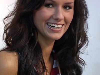 Finaliste Miss Belgie Chloe Evangelista Gazet Van Antwerpen Mobile