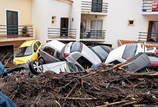 Bekijk hier de foto's van de overstromingen in Madeira