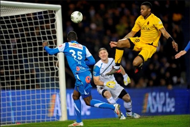 Racing Genk legt Club over de knie - Gazet van Antwerpen