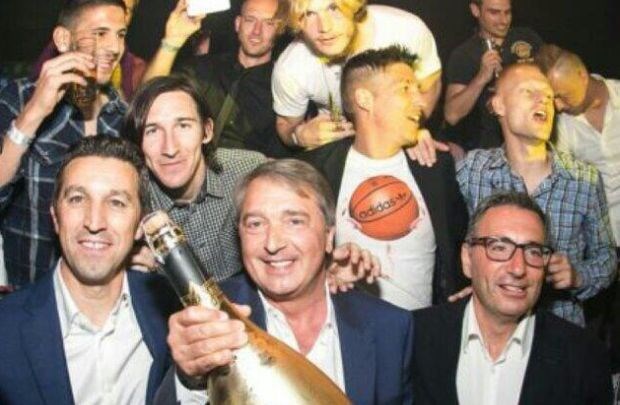 Peperdure champagnefles Anderlecht was eigenlijk voor... Standard