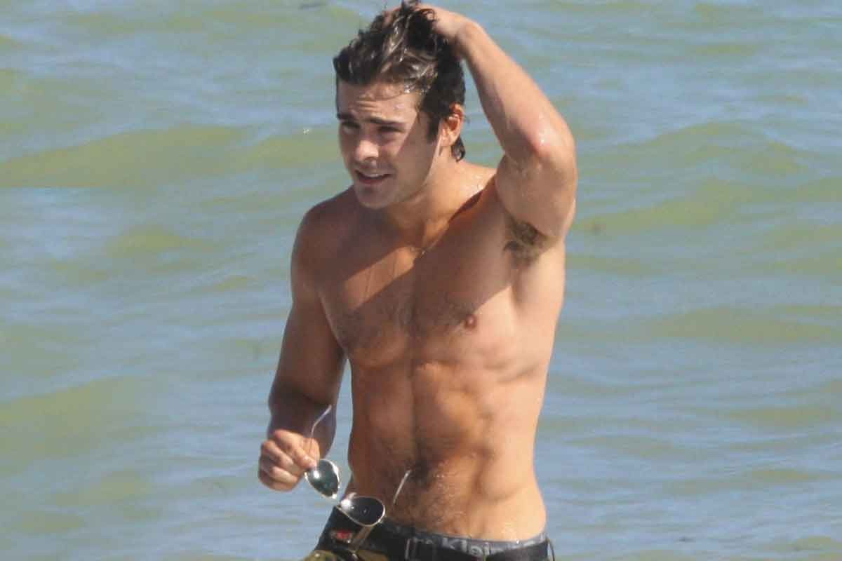 Zac Efron heeft 4 tepels